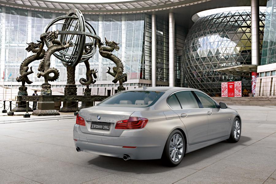  BMW 5-Series Long-Wheelbase 2010 года  (CN) (фото 58 из 77)